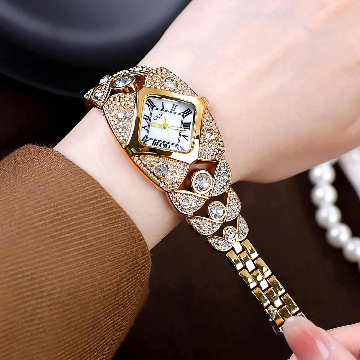 Reloj pulsera de cuarzo para mujer, resistente al agua y con incrustaciones de diamantes